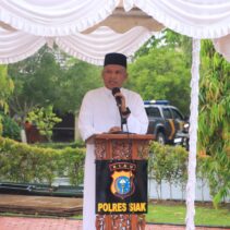Pelaksanaan Sholat Ied di Halaman Apel Polres Siak Berjalan Khidmat, Dilanjutkan Halal Bihalal Bersama Kapolres*